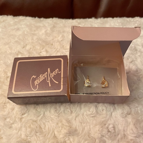 Vintage 1987 Avon Unicorn Sparkle Pierced Earrings Never worn Still in Plastic - Picture 5 of 6